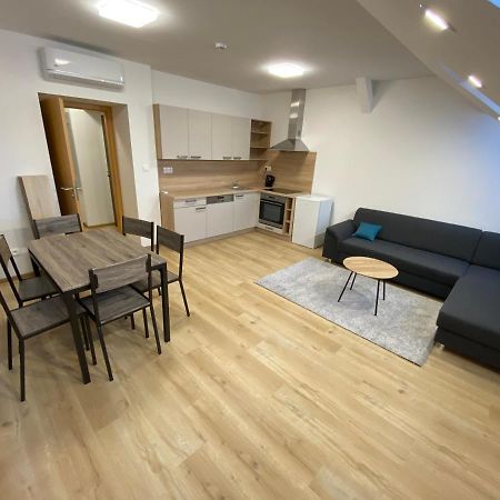 No. 34 Appartement Hradec Králové Buitenkant foto